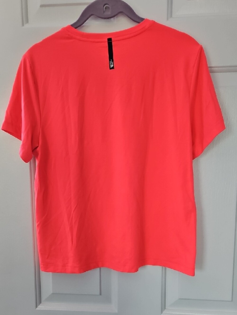 The North Face Women’s Short Sleeve Crew Tee - Hot Pink - Picture 2 of 4